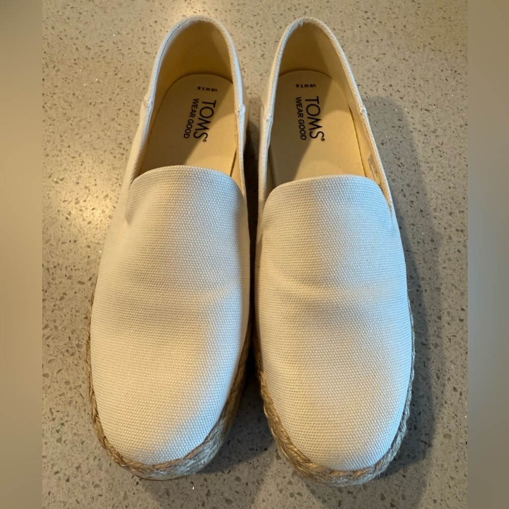 NWOT Toms Off-White Canvas Espadrilles, Size 7.5